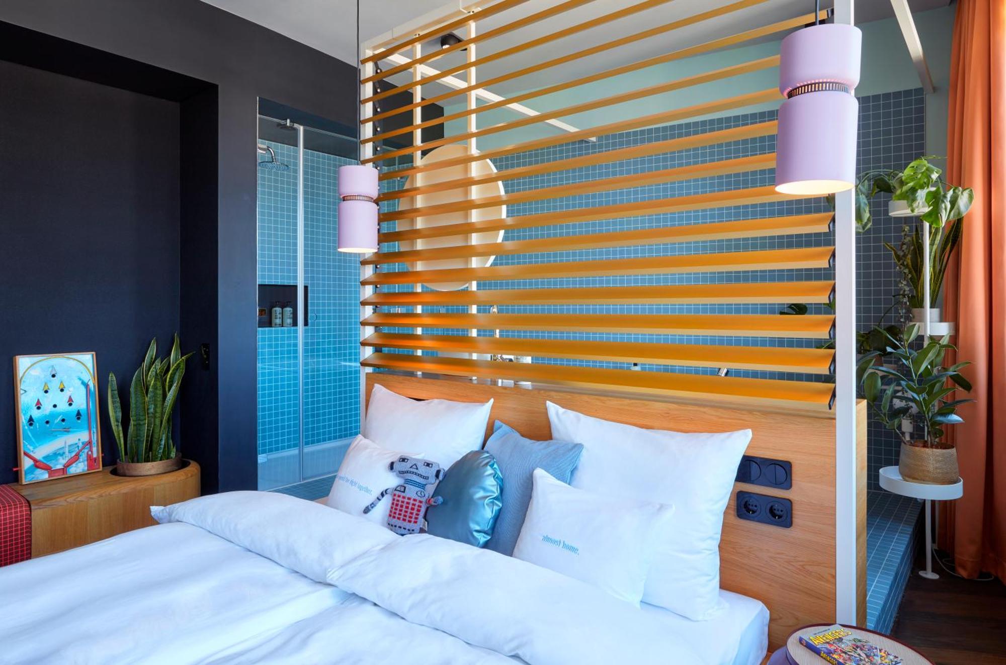25hours The Circle 4* Colonia